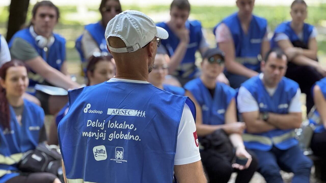 Docloop joins students and teachers in planting new trees. | News | Docloop
